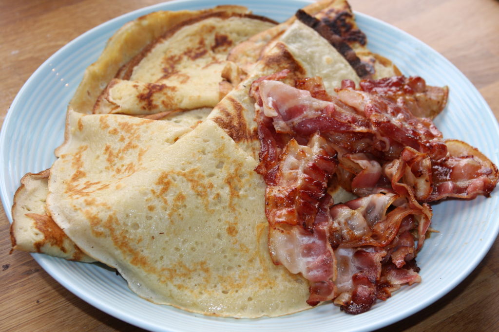 Bilderesultat for pannekaker med bacon
